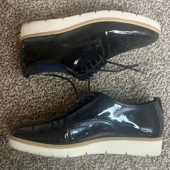 Tamaris Oxford Style Patent Leather Lace Up Platform Shoes - Picture 4 of 6